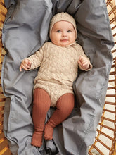 Indlæs billede til gallerivisning Sandnes 2413-02 Lilja Cardigan, Diaper Pants, Thights & Bonnet Baby