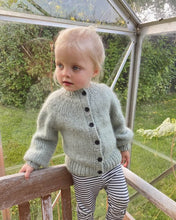 Indlæs billede til gallerivisning PetiteKnit NOVICE CARDIGAN MINI