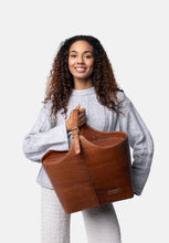 Indlæs billede til gallerivisning RE:DESIGNED Project 72, Walnut