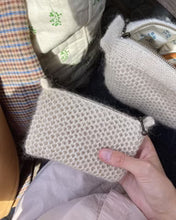 Indlæs billede til gallerivisning PetiteKnit HONEY PURSE