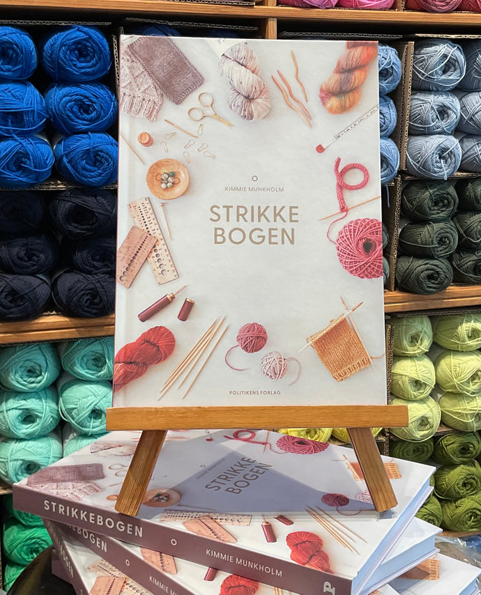STRIKKEBOGEN af Kimmie Munkholm