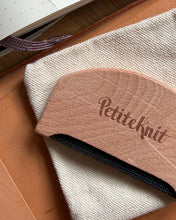 Indlæs billede til gallerivisning PetiteKnit - ULDKAM
